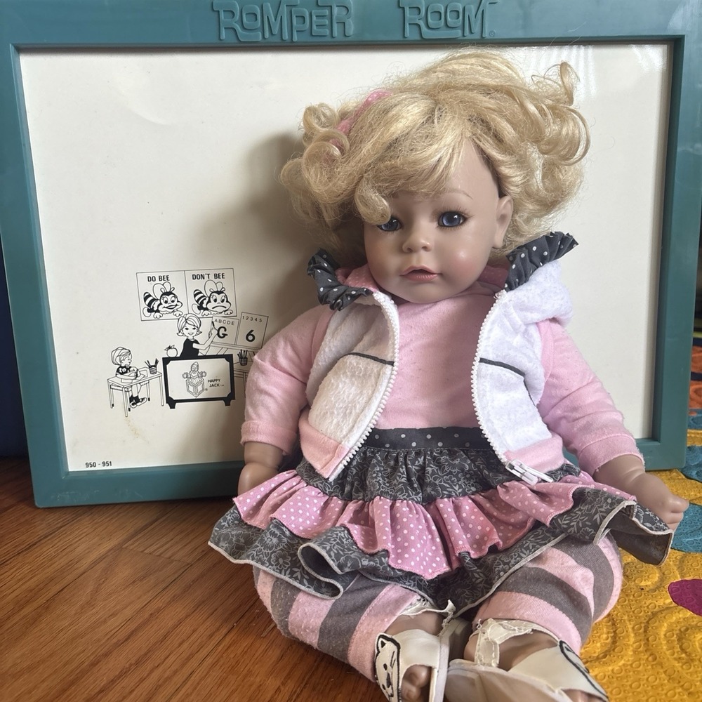 Adora*The Cat's Meow*Baby Doll With Pink & Gray Outfit Lavender Eyes Pretty